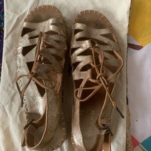 Trask Shimmering distressed look gold Lace-Up Sandals